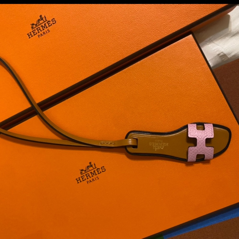 NEW HERMÈS ORAN NANO CHARM PINK - Picture 15 of 16